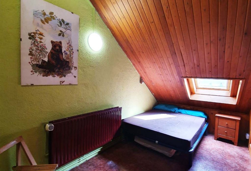 habitacion privada albergue el aguila en Candanchu